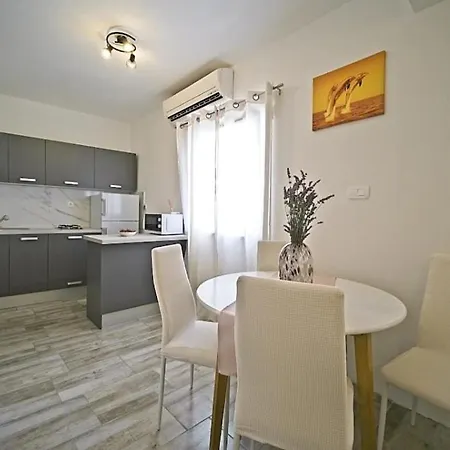 Apartment Vita * Postira