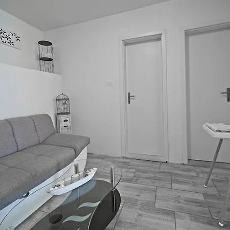 Apartment Vita * Postira