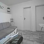 Apartment Vita * Postira