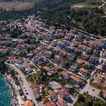 Apartment Vita * Postira